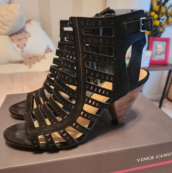 Vince Camuto strappy sandals - Picture 2 of 6